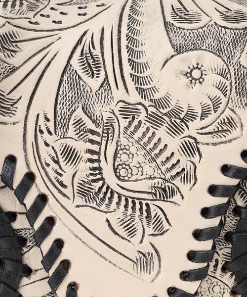 CARVING TRIBES（カービングトライブス）の「MINI FinuRei（ショルダーバッグ・レディース・ボルドー/ブラック・FREE）」の7枚目の写真