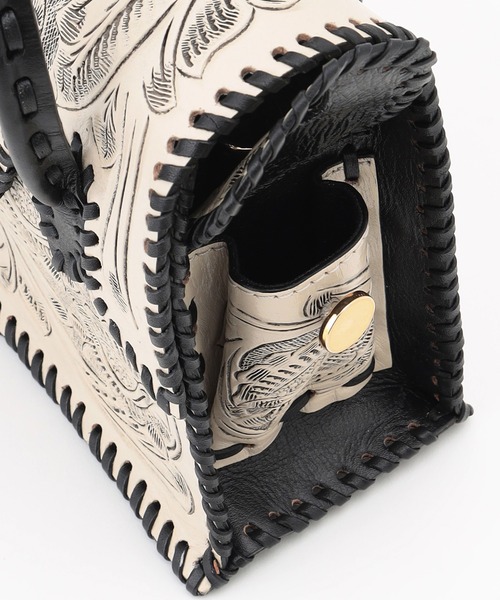 CARVING TRIBES（カービングトライブス）の「MINI FinuRei（ショルダーバッグ・レディース・ボルドー/ブラック・FREE）」の8枚目の写真