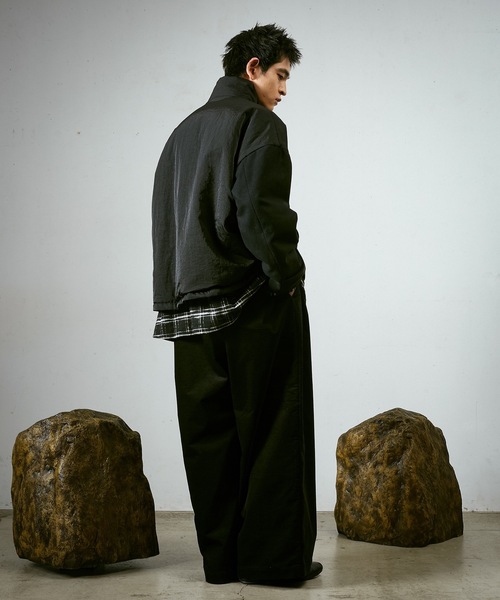 Dulcamara(ドゥルカマラ)の「ヴィンテージNYパデッド切替JK(ブルゾン・メンズ・オリーブ系/ブラック×ブラック・0/1)」の3枚目の写真