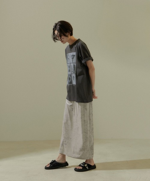 SALON adam et rope'（サロン アダム エ ロペ）の「【WEB限定】【KARL BLOSSFELDT（カールブロスフェルト）】フォトTシャツ 2 /25SS（Tシャツ/カットソー・レディース・グレー/チャコールグレー/ホワイト/ホワイト系その他・FREE）」の13枚目の写真