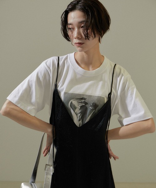 SALON adam et rope'（サロン アダム エ ロペ）の「【WEB限定】【KARL BLOSSFELDT（カールブロスフェルト）】フォトTシャツ 2 /25SS（Tシャツ/カットソー・レディース・グレー/チャコールグレー/ホワイト/ホワイト系その他・FREE）」の17枚目の写真