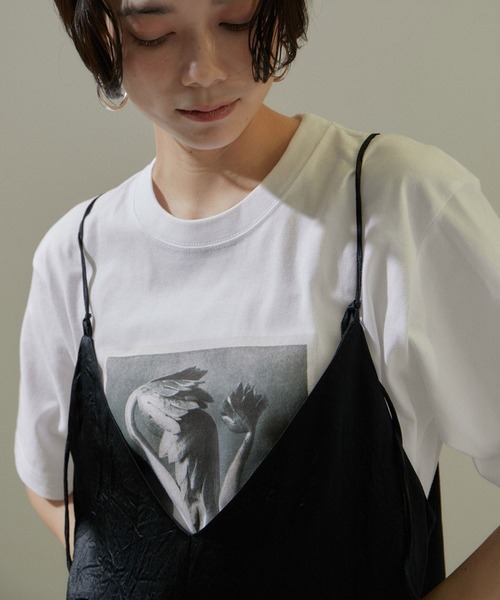 SALON adam et rope'（サロン アダム エ ロペ）の「【WEB限定】【KARL BLOSSFELDT（カールブロスフェルト）】フォトTシャツ 2 /25SS（Tシャツ/カットソー・レディース・グレー/チャコールグレー/ホワイト/ホワイト系その他・FREE）」の18枚目の写真