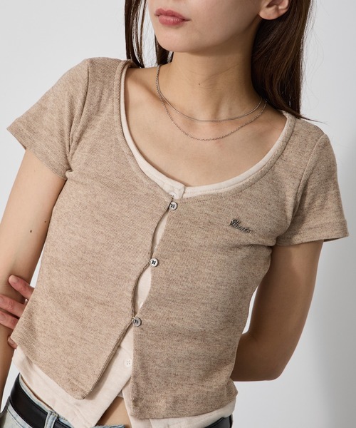 VQ（ブイキュー）の「＼フロント部分のレイヤードがカワイイ／Layered cropped cardigan / レイヤード クロップド丈 カーデ（Tシャツ/カットソー・レディース・ブラック/グレー/オートミール・FREE）」の12枚目の写真