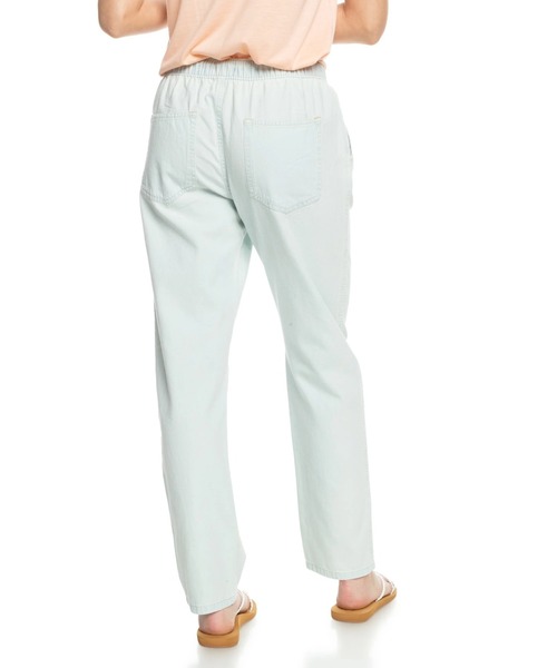 ROXY（ロキシー）の「SLOW SWELL REGULAR /ロキシーウエストゴムライトデニムパンツ（デニムパンツ・レディース・ブルー・SMALL/X-SMALL）」の2枚目の写真