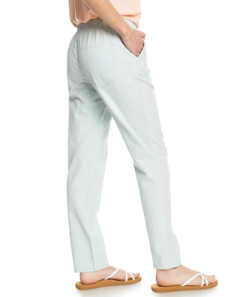 ROXY（ロキシー）の「SLOW SWELL REGULAR /ロキシーウエストゴムライトデニムパンツ（デニムパンツ・レディース・ブルー・SMALL/X-SMALL）」の3枚目の写真