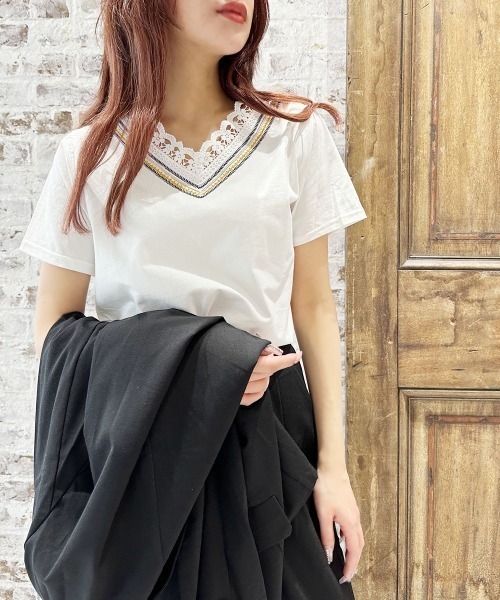 Kuroba(クロバ)の「刺繍レースVネックTシャツ(Tシャツ/カットソー・レディース・ホワイト/ブラック・M/L)」の10枚目の写真