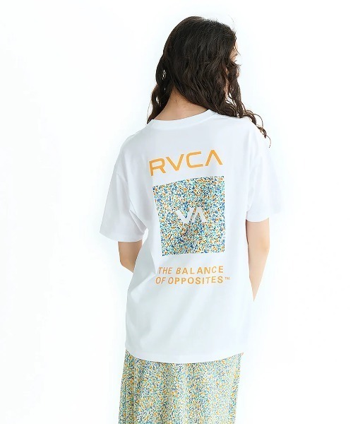 RVCA(ルーカ)の「RVCA レディース FLOWER WAVE BOX LOGO LOOSE FIT ST Tシャツ 【2025年夏モデル】/ルーカバックプリント半袖ロゴTシャツ(Tシャツ/カットソー・レディース・ホワイト/ブラック/ピンク系その他・SMALL/MEDIUM/LARGE)」の7枚目の写真