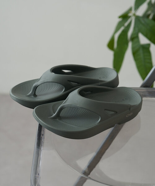 OOFOS（ウーフォス）の「【OOFOS/ウーフォス】OORIGINAL（サンダル・レディース・ブラック/ベージュ/オリーブ・24cm/25cm/27cm/28cm/23cm）」の3枚目の写真