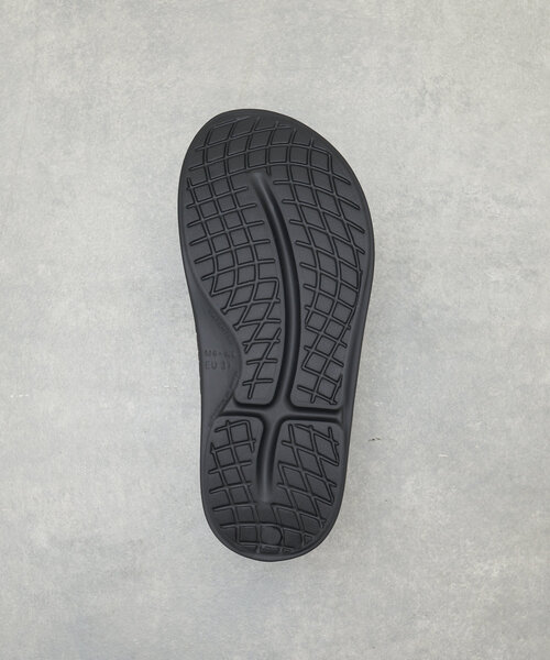 OOFOS（ウーフォス）の「【OOFOS/ウーフォス】OORIGINAL（サンダル・レディース・ブラック/ベージュ/オリーブ・24cm/25cm/27cm/28cm/23cm）」の8枚目の写真