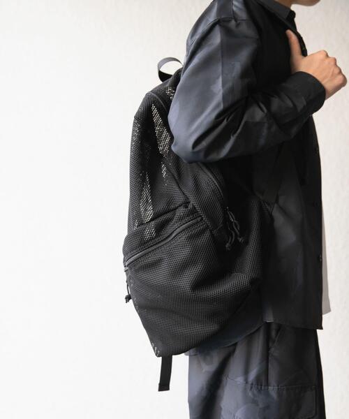 SENSE OF PLACE by URBAN RESEARCH(センスオブプレイスバイアーバンリサーチ)の「メッシュバッグパック(バックパック/リュック・メンズ・ブルー/ブラック/ネイビー・ONE)」の9枚目の写真
