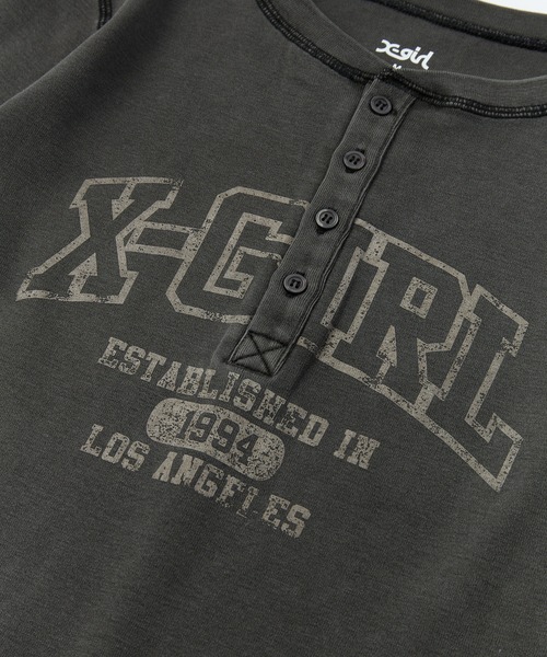 X-girl（エックスガール）の「COLLEGE LOGO L/S COMPACT TOP（Tシャツ/カットソー・レディース・ブラック/ブラウン/ネイビー・S/M）」の6枚目の写真