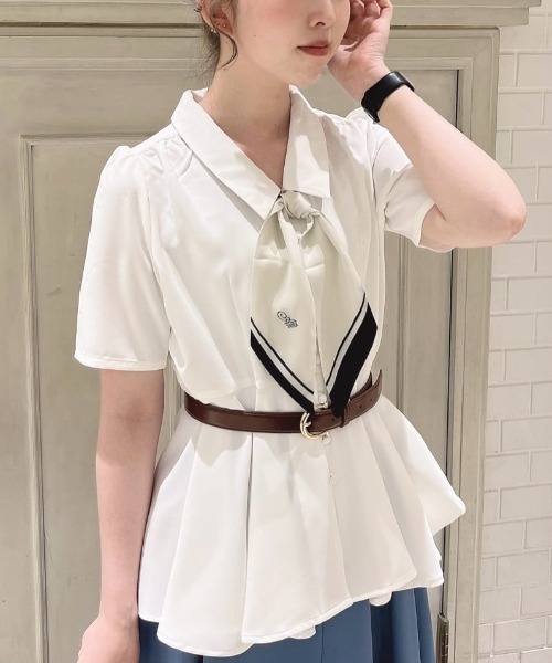 an another angelus（アンアナザーアンジェラス）の「スカーフ付きペプラムシャツ/ fint　フィント　夏服（シャツ/ブラウス・レディース・ライトグリーン/オフホワイト・FREE）」の2枚目の写真