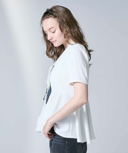 an another angelus（アンアナザーアンジェラス）の「スカーフ付きペプラムシャツ/ fint　フィント　夏服（シャツ/ブラウス・レディース・ライトグリーン/オフホワイト・FREE）」の3枚目の写真