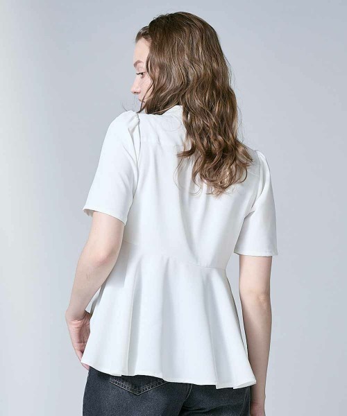 an another angelus（アンアナザーアンジェラス）の「スカーフ付きペプラムシャツ/ fint　フィント　夏服（シャツ/ブラウス・レディース・ライトグリーン/オフホワイト・FREE）」の5枚目の写真