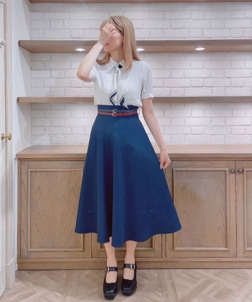 an another angelus（アンアナザーアンジェラス）の「スカーフ付きペプラムシャツ/ fint　フィント　夏服（シャツ/ブラウス・レディース・ライトグリーン/オフホワイト・FREE）」の18枚目の写真