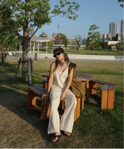 AMELY（エミリー）の「フロントジップサロペット（サロペット/オーバーオール・レディース・ライトブルー/オリーブ/ブルー/ベージュ/スミクロ・フリー）」の17枚目の写真