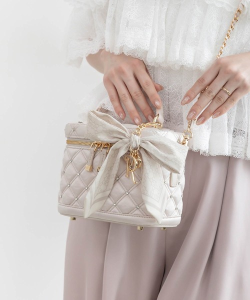 RANDA（ランダ）の「2WAY リボンチャームキルティングバニティバッグ（ショルダーバッグ・レディース・ピンク/ブラック/クリーム/ピンクベージュ/ホワイト・FREE）」の5枚目の写真