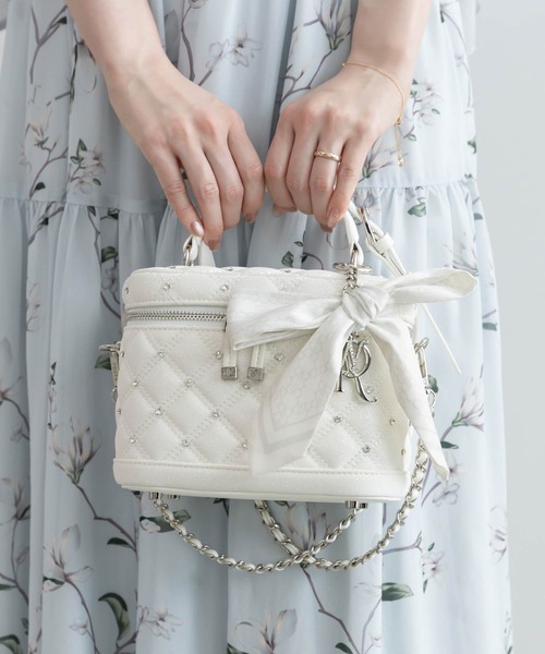 RANDA（ランダ）の「2WAY リボンチャームキルティングバニティバッグ（ショルダーバッグ・レディース・ピンク/ブラック/クリーム/ピンクベージュ/ホワイト・FREE）」の2枚目の写真