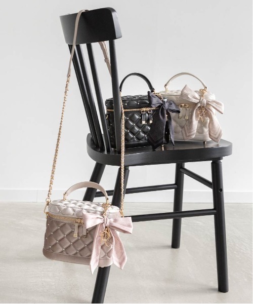 2WAY リボンチャームキルティングバニティバッグ（ショルダーバッグ