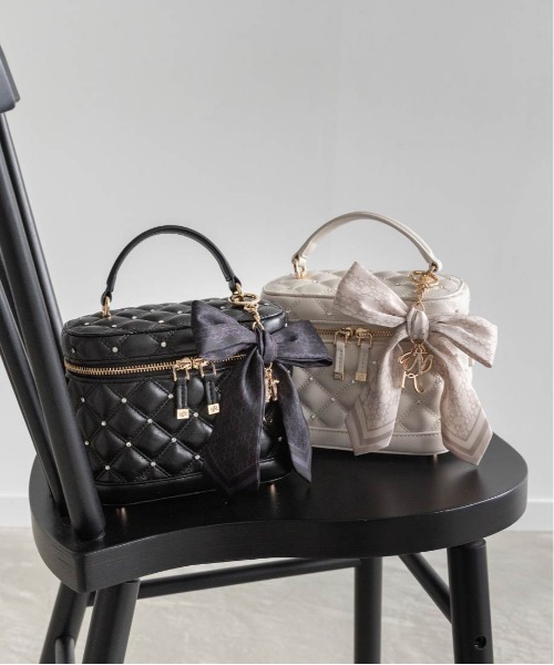 randa 2WAY リボンチャームキルティングバニティバッグ ブラック 2WAY リボンチャームキルティングバニティバッグ（ショルダーバッグ