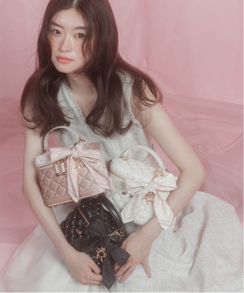 2WAY リボンチャームキルティングバニティバッグ（ショルダーバッグ