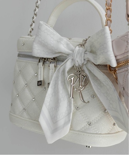 RANDA（ランダ）の「2WAY リボンチャームキルティングバニティバッグ（ショルダーバッグ・レディース・ピンク/ブラック/クリーム/ピンクベージュ/ホワイト・FREE）」の9枚目の写真