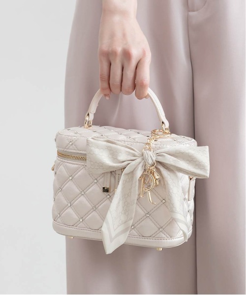 RANDA（ランダ）の「2WAY リボンチャームキルティングバニティバッグ（ショルダーバッグ・レディース・ピンク/ブラック/クリーム/ピンクベージュ/ホワイト・FREE）」の12枚目の写真