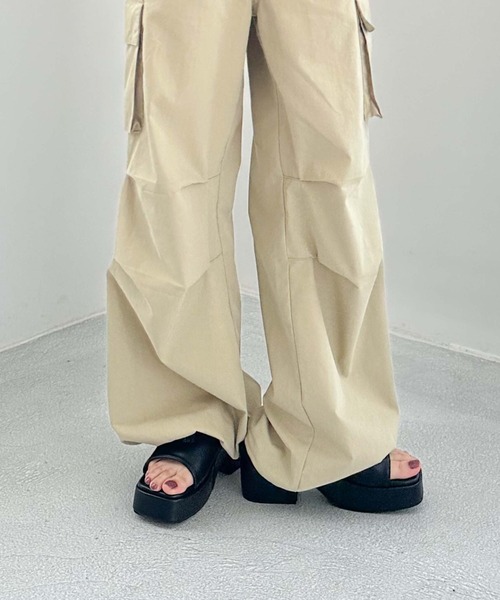 archives(アルシーヴ)の「厚底タッセルサンダル(サンダル・レディース・ベージュ/ブラック・MEDIUM/LARGE)」の7枚目の写真