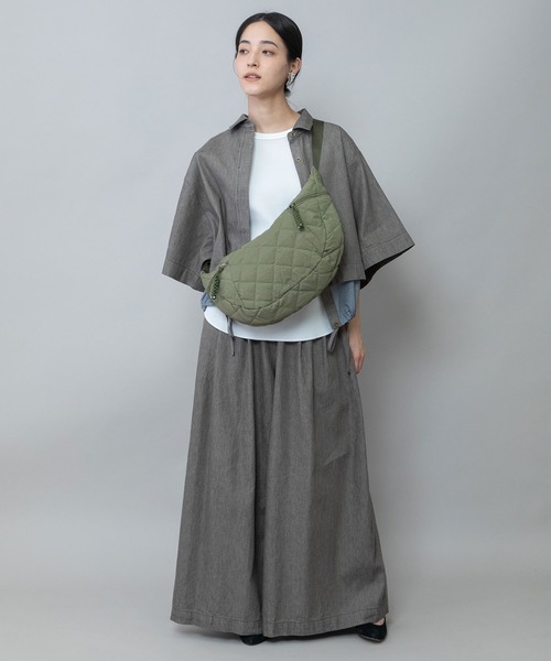 Munich(ミューニック)の「キルティングショルダーバッグ(ショルダーバッグ・レディース・カーキ/ベージュ/ブラック・FREE)」の4枚目の写真