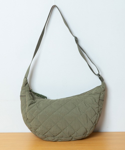 Munich(ミューニック)の「キルティングショルダーバッグ(ショルダーバッグ・レディース・カーキ/ベージュ/ブラック・FREE)」の5枚目の写真