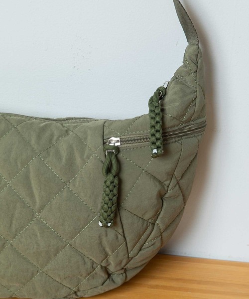 Munich(ミューニック)の「キルティングショルダーバッグ(ショルダーバッグ・レディース・カーキ/ベージュ/ブラック・FREE)」の9枚目の写真