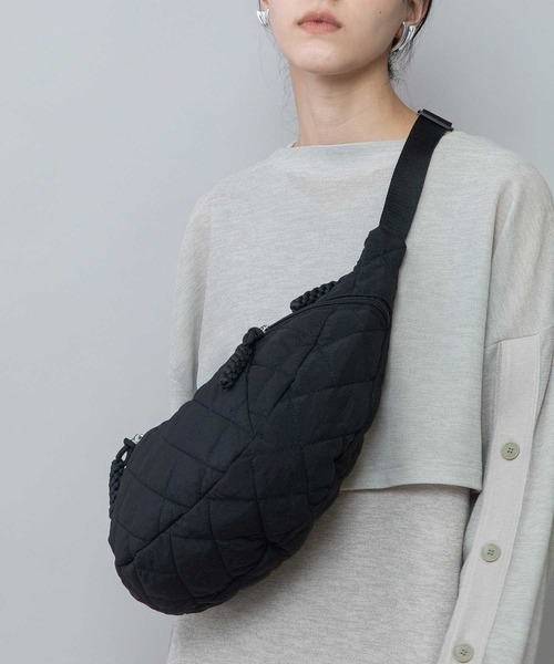 Munich(ミューニック)の「キルティングショルダーバッグ(ショルダーバッグ・レディース・カーキ/ベージュ/ブラック・FREE)」の16枚目の写真