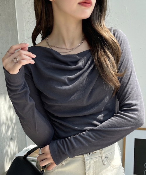 Ada.(エイダ)の「ドレープ デザイン シアーTシャツ(Tシャツ/カットソー・レディース・グレー/ブラック/アイボリー/チャコール/ブラウン/ネイビー・FREE)」の4枚目の写真