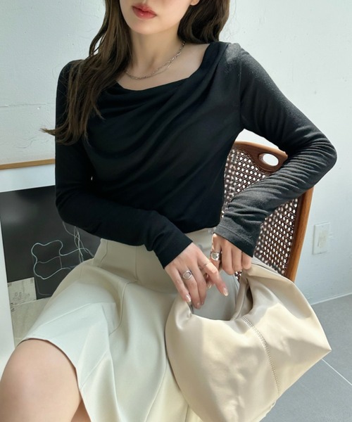 Ada.(エイダ)の「ドレープ デザイン シアーTシャツ(Tシャツ/カットソー・レディース・グレー/ブラック/アイボリー/チャコール/ブラウン/ネイビー・FREE)」の14枚目の写真