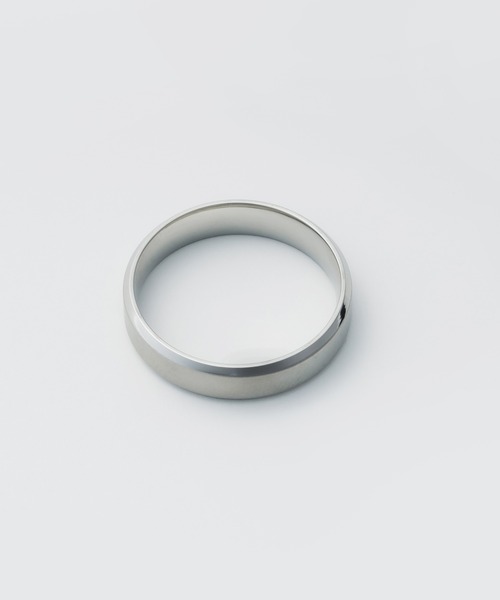 WYZ surgical stainless(ダブリューワイジィーサージカルステンレス)の「【 金属アレルギー対応 】サージカルステンレス シンプルリング(リング・メンズ・シルバー/ゴールド・16号/18号/20号)」の3枚目の写真