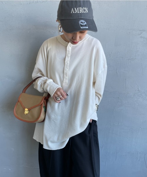 HANES（ヘインズ）の「[HANES/ヘインズ] ヘンリーネック サーマルカットソー（Tシャツ/カットソー・レディース・オフホワイト/ヘザーグレー/パープル/ダークネイビー・F）」の19枚目の写真