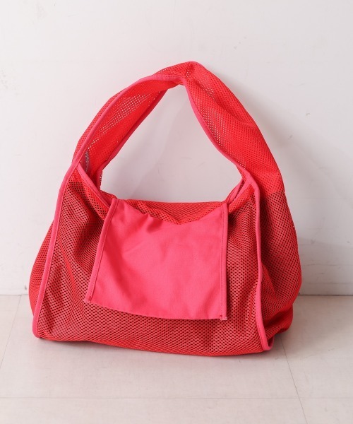 Bou Jeloud（ブージュルード）の「カラーメッシュショルダーバック（ショルダーバッグ・レディース・レッド/グリーン/ブラック・ONESIZE）」の3枚目の写真