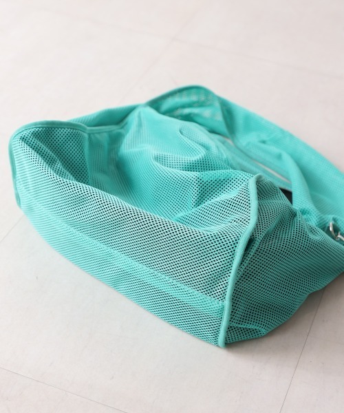 Bou Jeloud（ブージュルード）の「カラーメッシュショルダーバック（ショルダーバッグ・レディース・レッド/グリーン/ブラック・ONESIZE）」の14枚目の写真