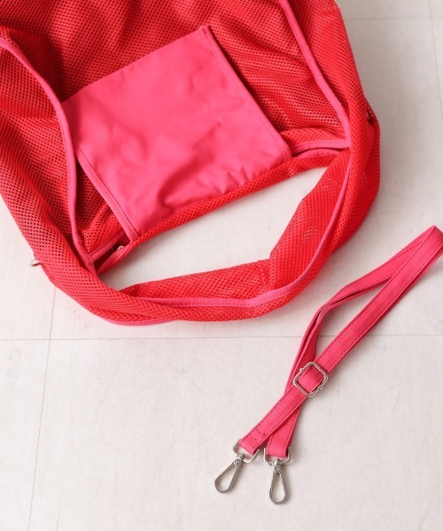 Bou Jeloud（ブージュルード）の「カラーメッシュショルダーバック（ショルダーバッグ・レディース・レッド/グリーン/ブラック・ONESIZE）」の6枚目の写真