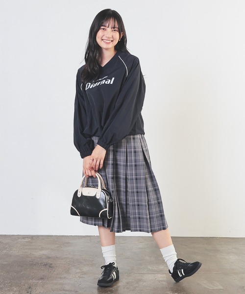 Honeys(ハニーズ)の「ミディ丈プリーツスカート(スカート・レディース・レッド系その他/グレー系その他/イエロー系その他/ネイビー系・S/M/LL/L)」の7枚目の写真