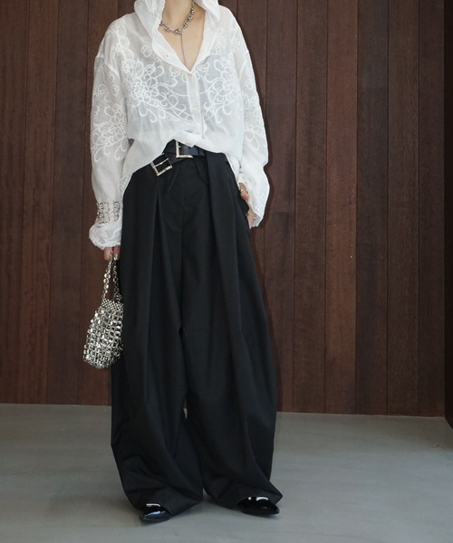 chuclla（チュクラ）の「フラワーエンブロイダリー フーディーブラウス chw25a035（シャツ/ブラウス・レディース・ホワイト・FREE）」の2枚目の写真