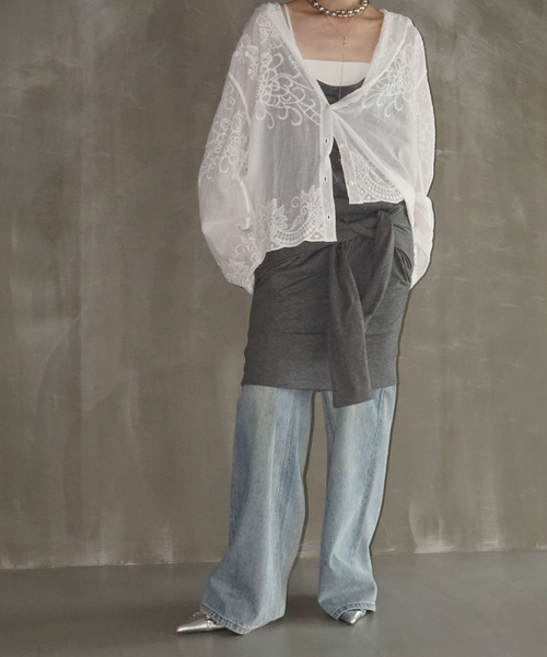 chuclla（チュクラ）の「フラワーエンブロイダリー フーディーブラウス chw25a035（シャツ/ブラウス・レディース・ホワイト・FREE）」の5枚目の写真