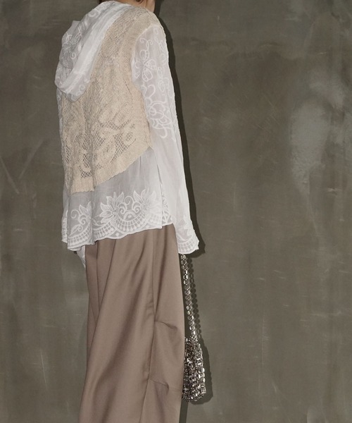 chuclla（チュクラ）の「フラワーエンブロイダリー フーディーブラウス chw25a035（シャツ/ブラウス・レディース・ホワイト・FREE）」の18枚目の写真