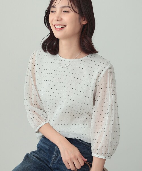 INDIVI(インディヴィ)の「フロッキードットブラウス(シャツ/ブラウス・レディース・ホワイト系1/ブラック系・05/38/34/19/15 /13)」の3枚目の写真