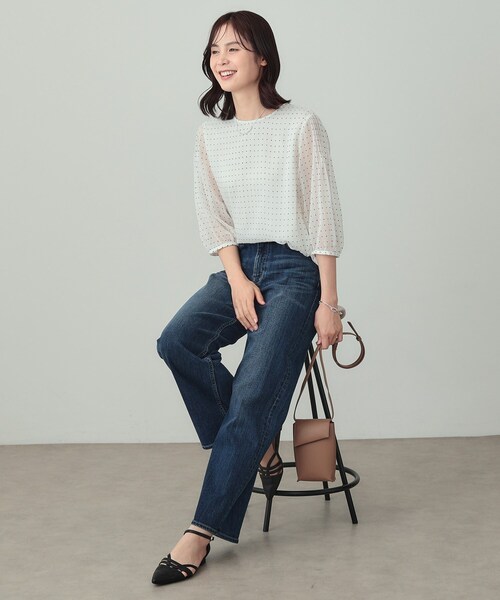 INDIVI(インディヴィ)の「フロッキードットブラウス(シャツ/ブラウス・レディース・ホワイト系1/ブラック系・05/38/34/19/15 /13)」の4枚目の写真