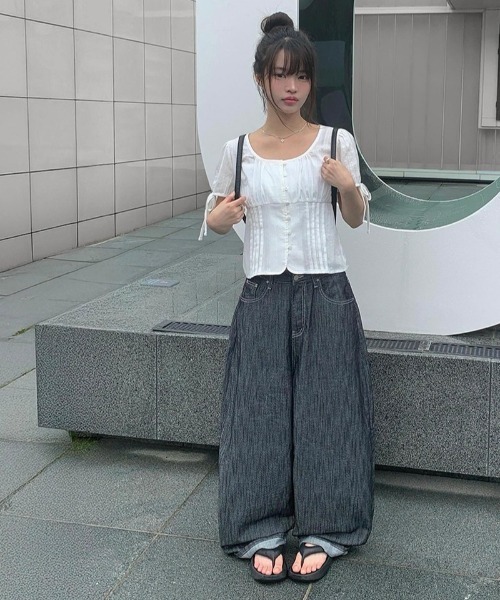 anyonemore(エニワンモア)の「バルーンとろみ生デニムワイドロングパンツ(デニムパンツ・レディース・ブラック/ダークブルー・SMALL/MEDIUM/LARGE)」の2枚目の写真
