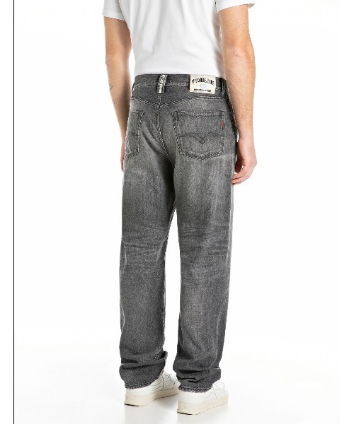 REPLAY(リプレイ)の「9ZERO1 ストレートフィットブラックダメージデニム(デニムパンツ・メンズ・グレー・W28xL32/W34xL32/W33xL32/W32xL32/W31xL32/W30xL32/W29xL32)」の2枚目の写真