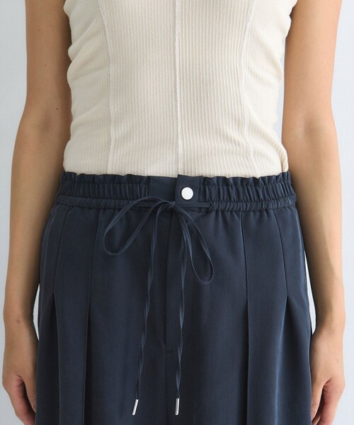 UNITED TOKYO(ユナイテッドトウキョウ)の「【残りわずか!】レーヨンフィブリルワイドパンツ|ウォッシャブル/ストレッチ/細見え/冬服(カーゴパンツ・レディース・グレー/ブラック・1/2)」の10枚目の写真