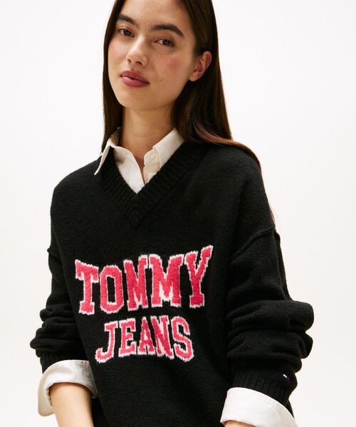 tommy jeans(トミー ジーンズ)の「バーシティセーターワンピース(ワンピース・レディース・ブラック・X-SMALL/SMALL/MEDIUM)」の2枚目の写真