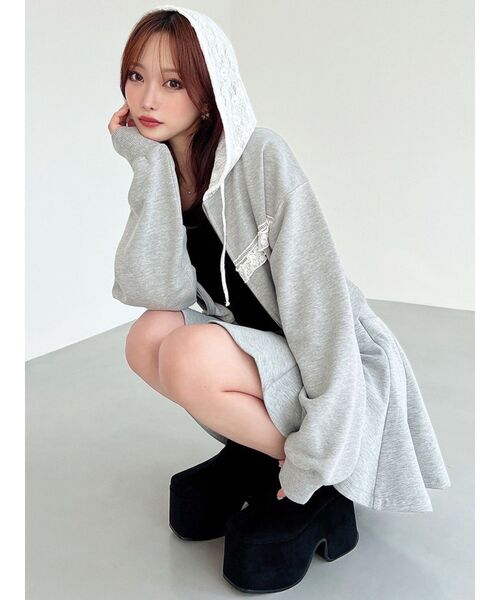 RESEXXY（リゼクシー）の「ポイントレースフーディスウェット（スウェット・レディース・グレー/ブラック/ホワイト・FREE）」の5枚目の写真